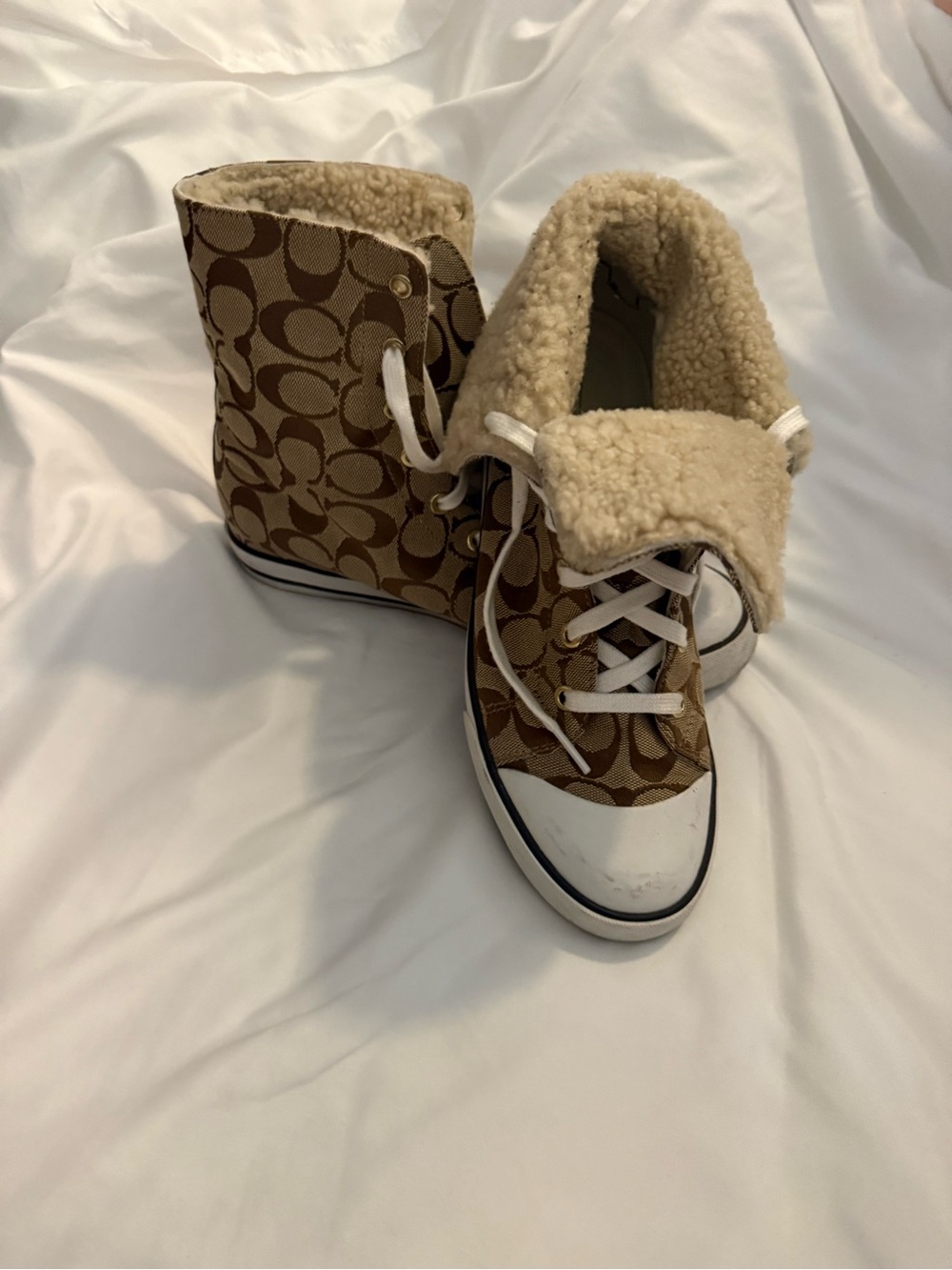 EUC Coach Bonney Shearling Brown and Tan Signature Monogram High Top